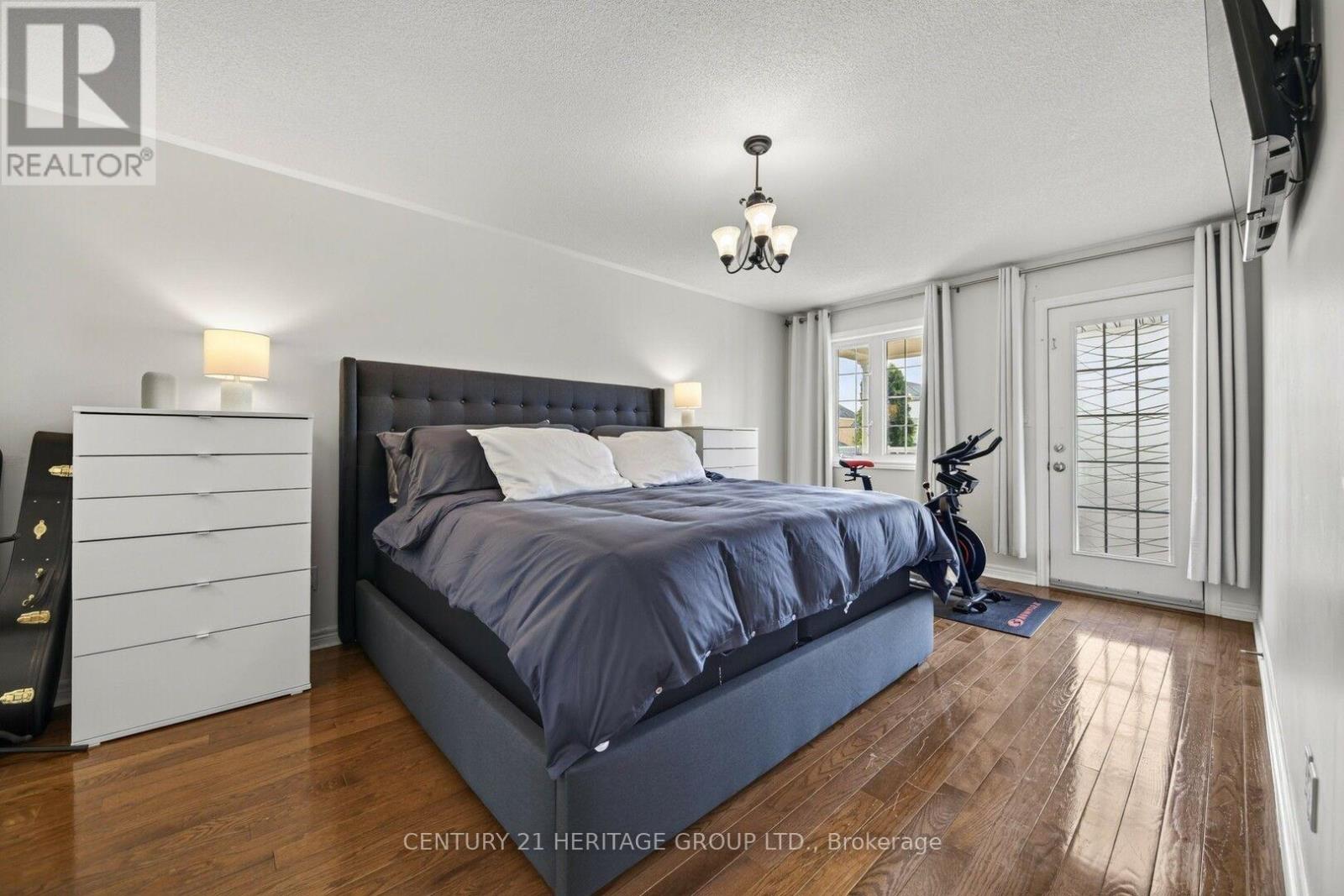 39 BOOTH STREET - 12