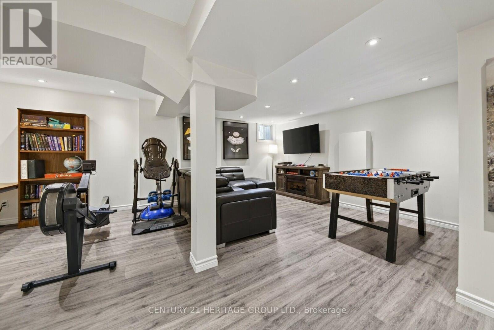 39 BOOTH STREET - 18