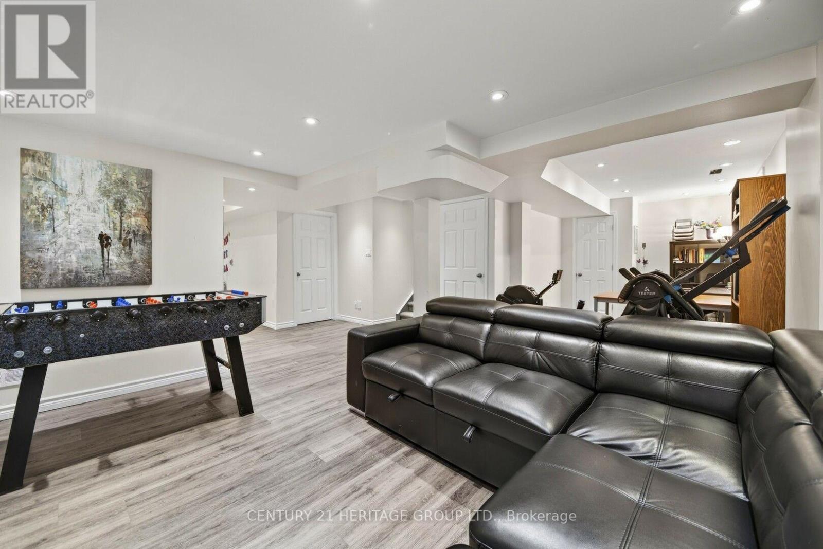 39 BOOTH STREET - 20