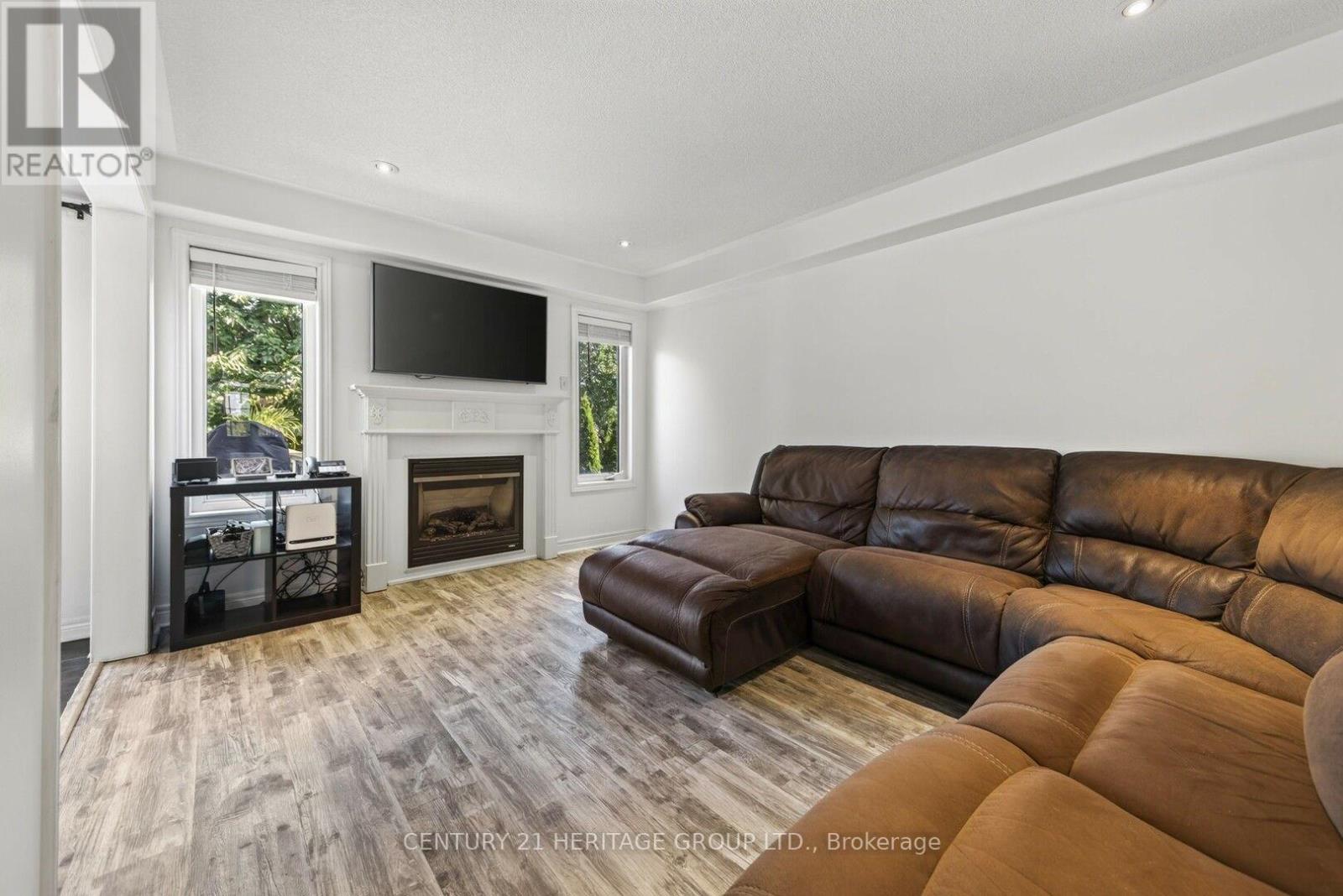 39 BOOTH STREET - 7