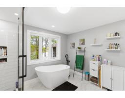 53 Ch. De La Montagne, Val Des Monts, QC J8N1B7 Photo 30