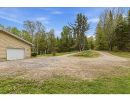 53 Ch. De La Montagne, Val Des Monts, QC J8N1B7 Photo 58