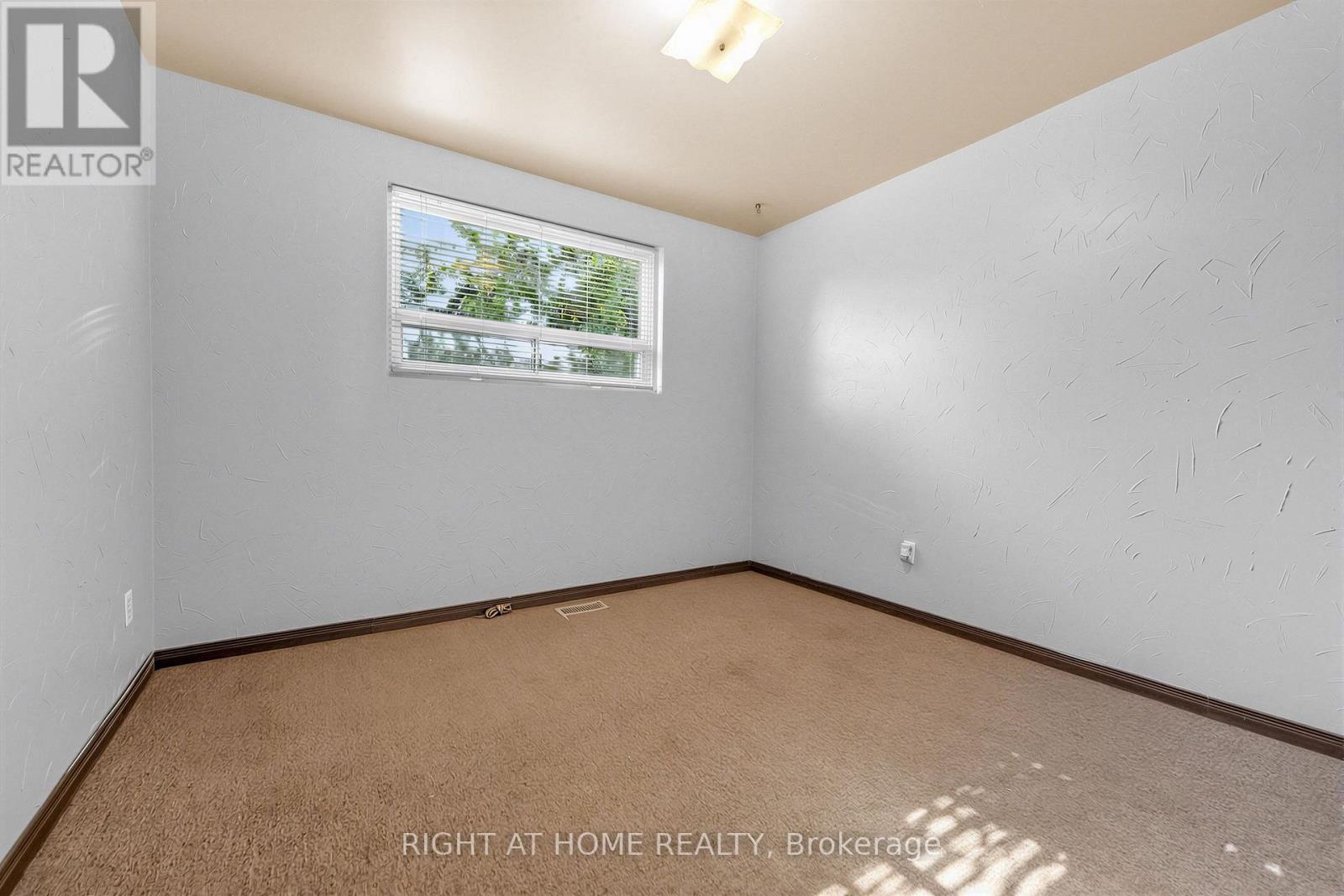 46 ALOMA CRESCENT - 15