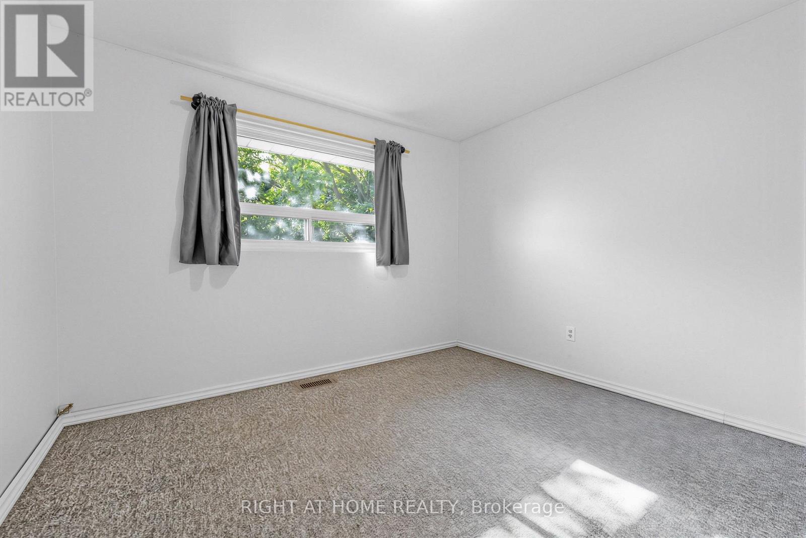 46 ALOMA CRESCENT - 17