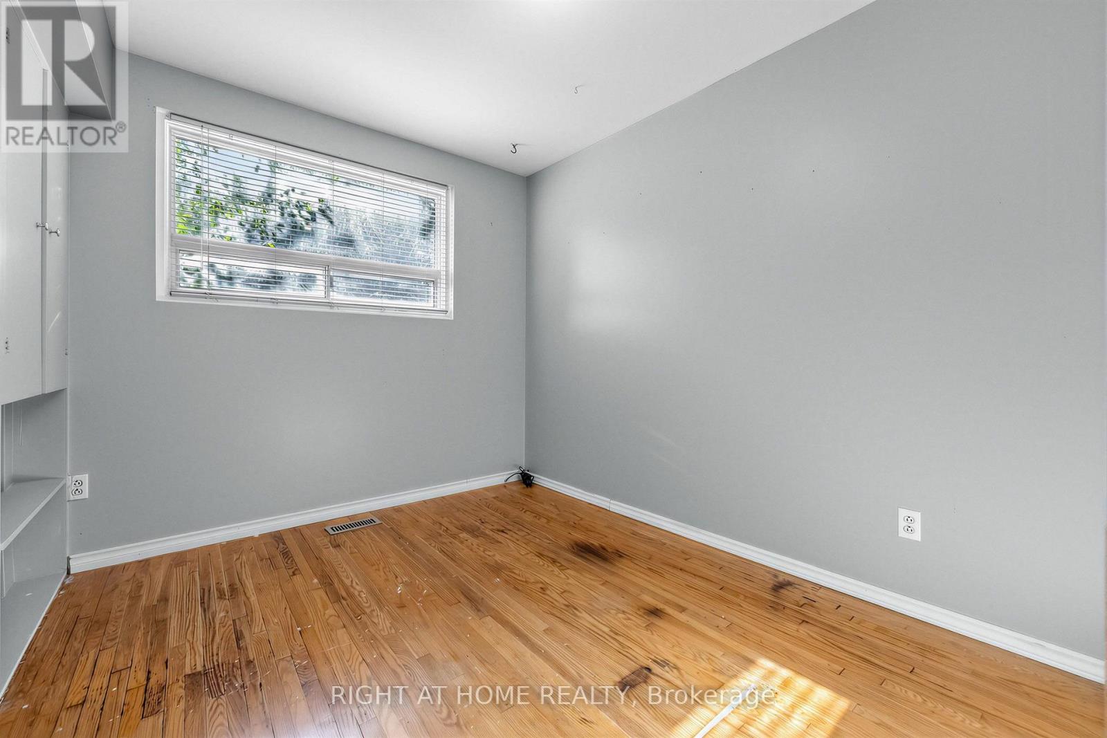 46 ALOMA CRESCENT - 19