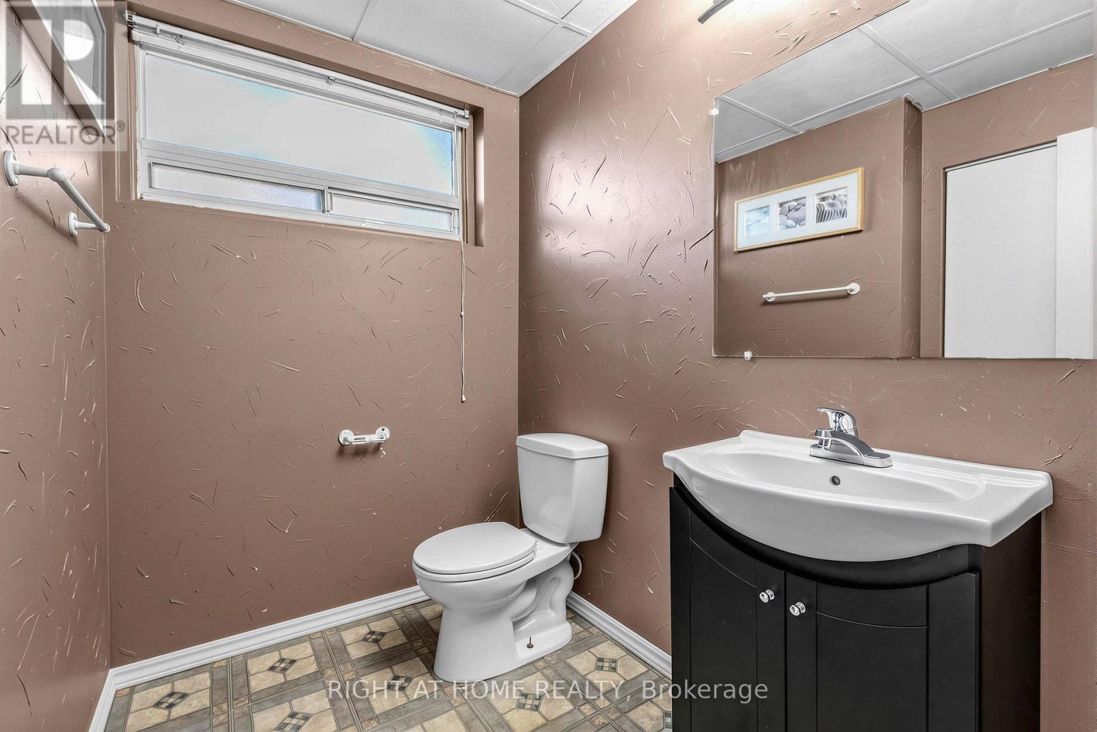 46 ALOMA CRESCENT - 20
