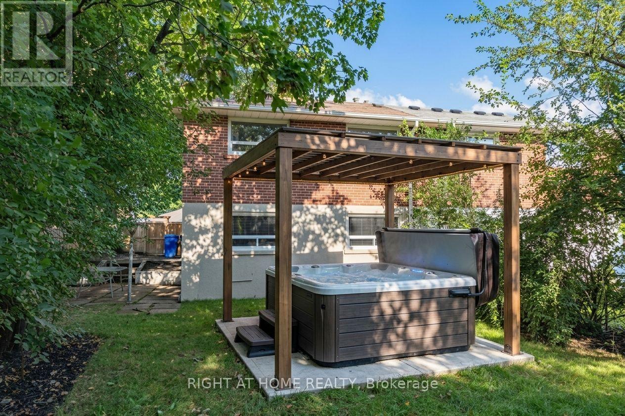 46 ALOMA CRESCENT - 28