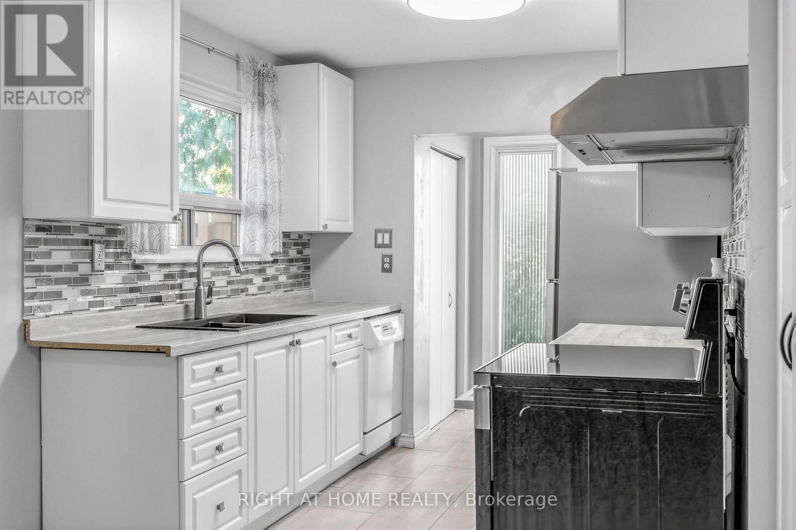 46 ALOMA CRESCENT - 8
