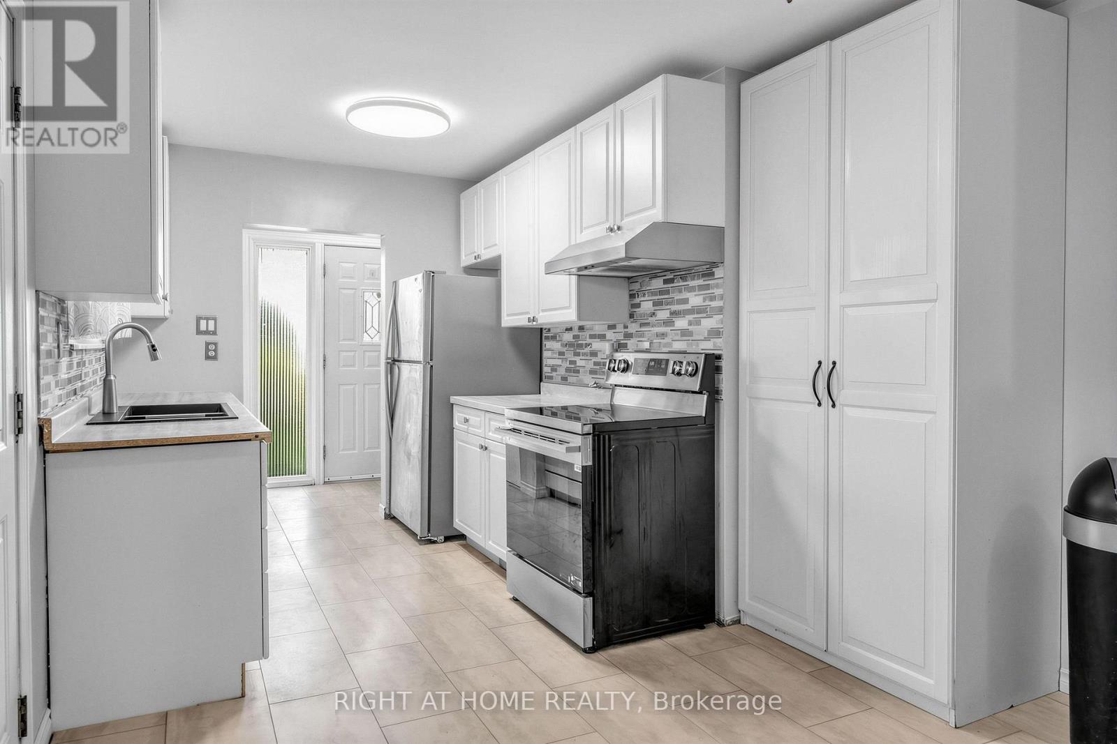 46 ALOMA CRESCENT - 9