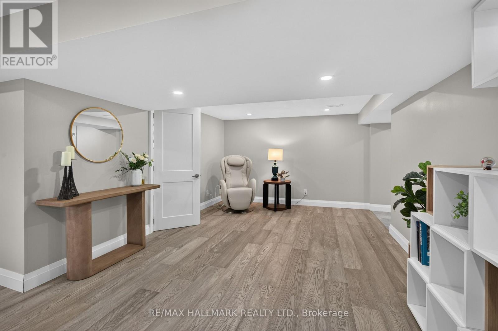 7499 5 SIDE ROAD - 29