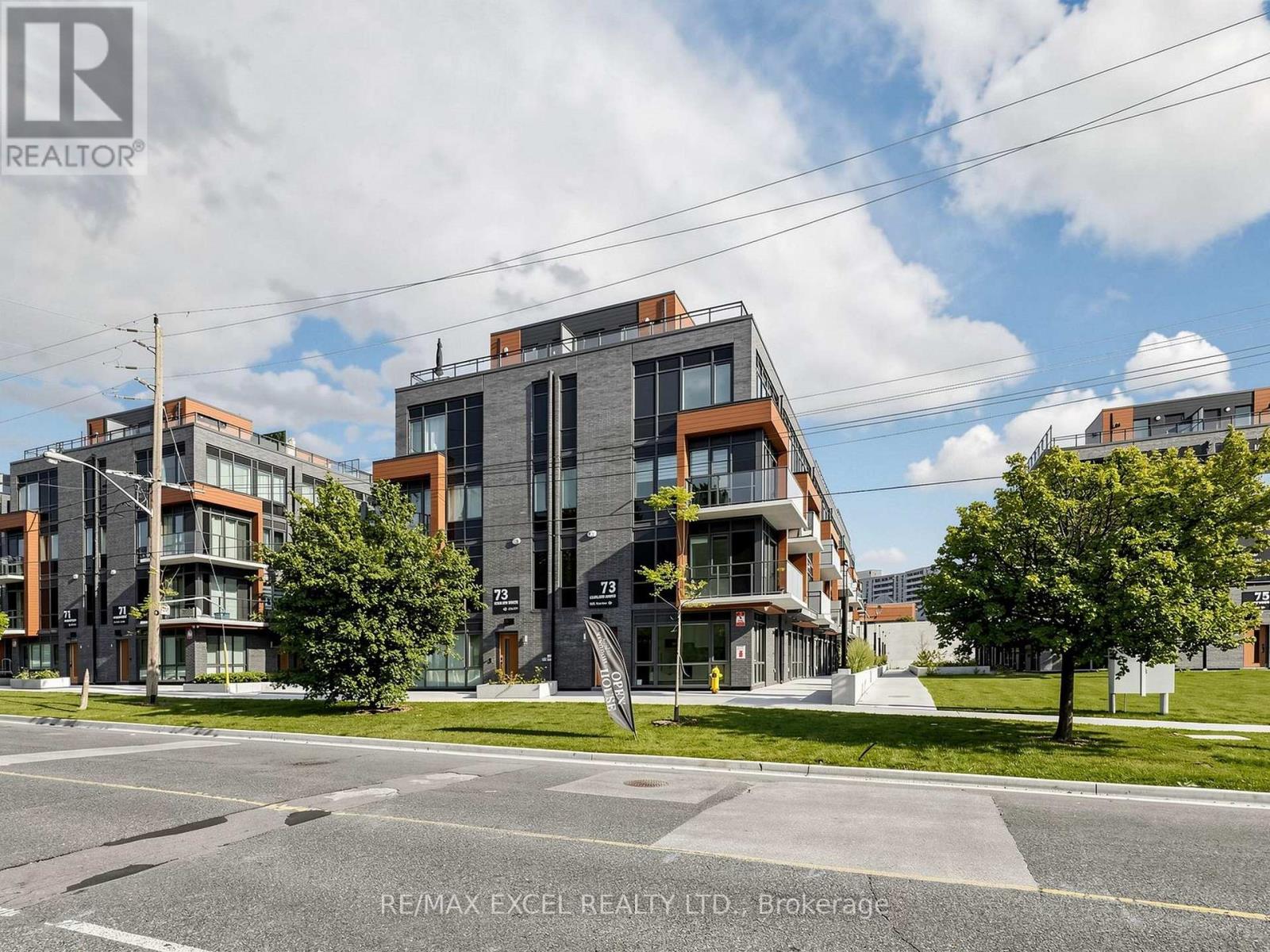 #25 73 Curlew Drive, Toronto (Parkwoods-Donalda), Ontario, M3A0B1, Toronto (Parkwoods-Donalda), Ontario — photo 3 of 5