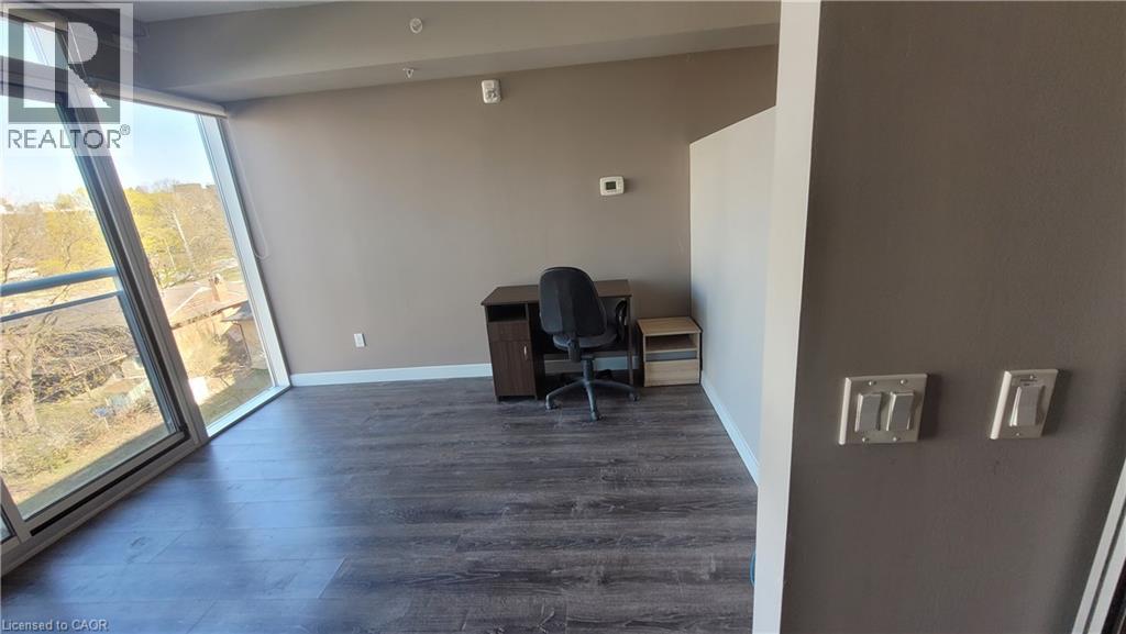 #402 308 LESTER Street, Waterloo, Ontario, N2L3W6, Waterloo, Ontario — photo 4 of 5