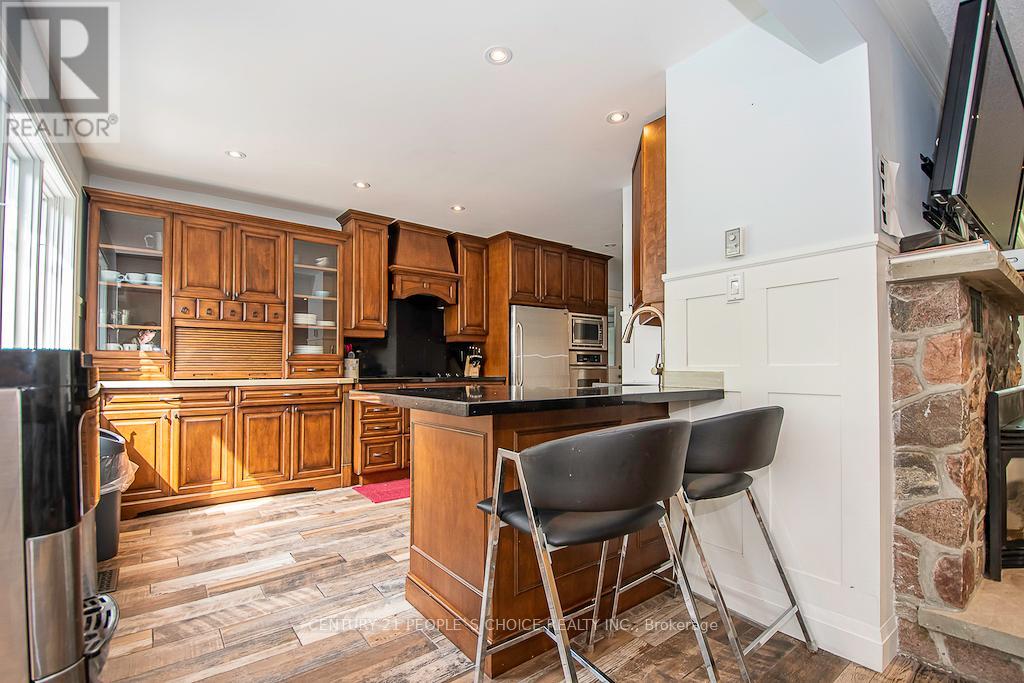 3 LAKESHORE BOULEVARD - 12
