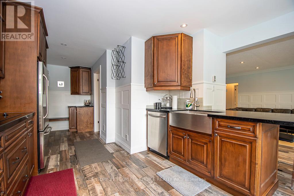 3 LAKESHORE BOULEVARD - 14