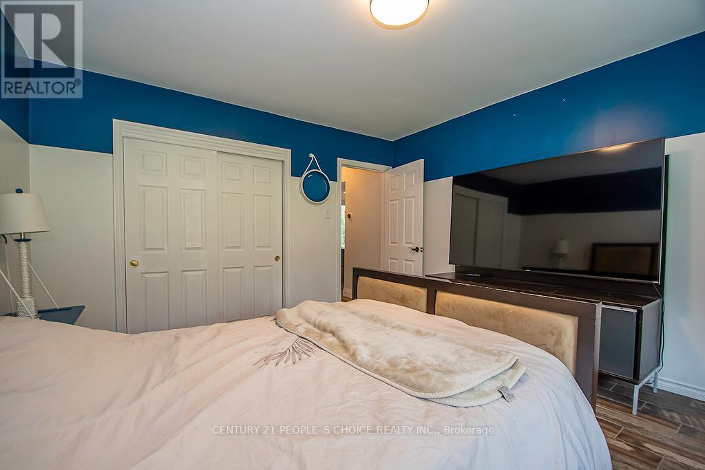 3 LAKESHORE BOULEVARD - 17