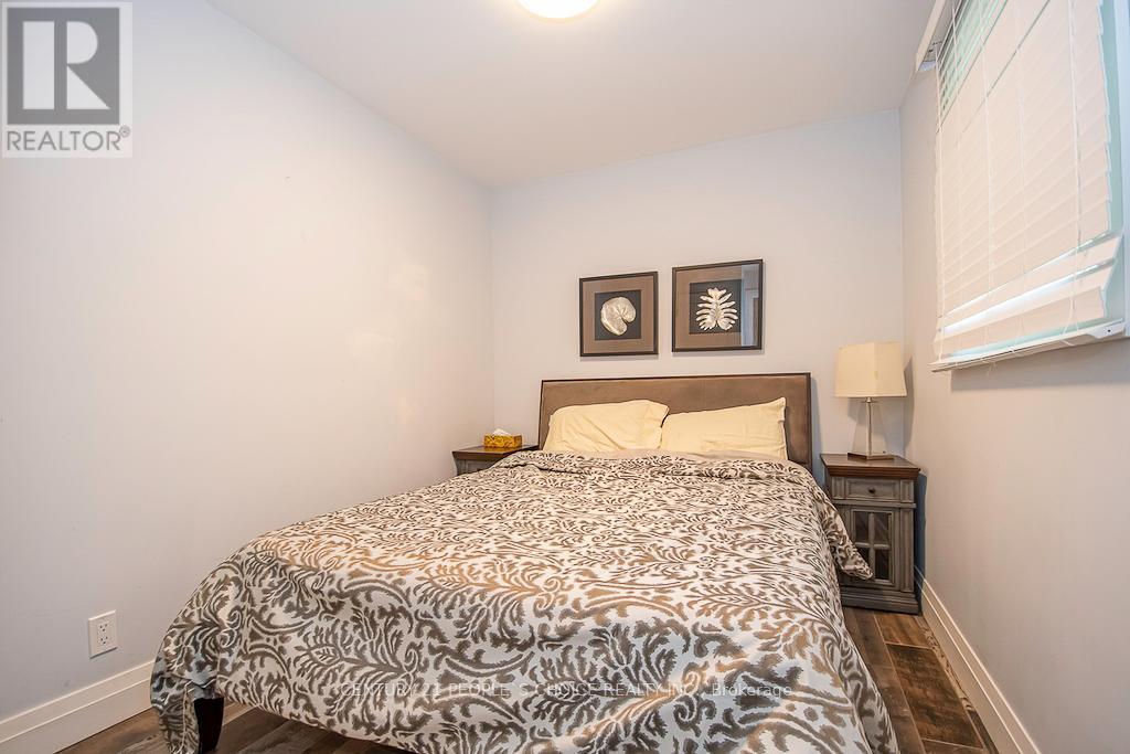 3 LAKESHORE BOULEVARD - 20