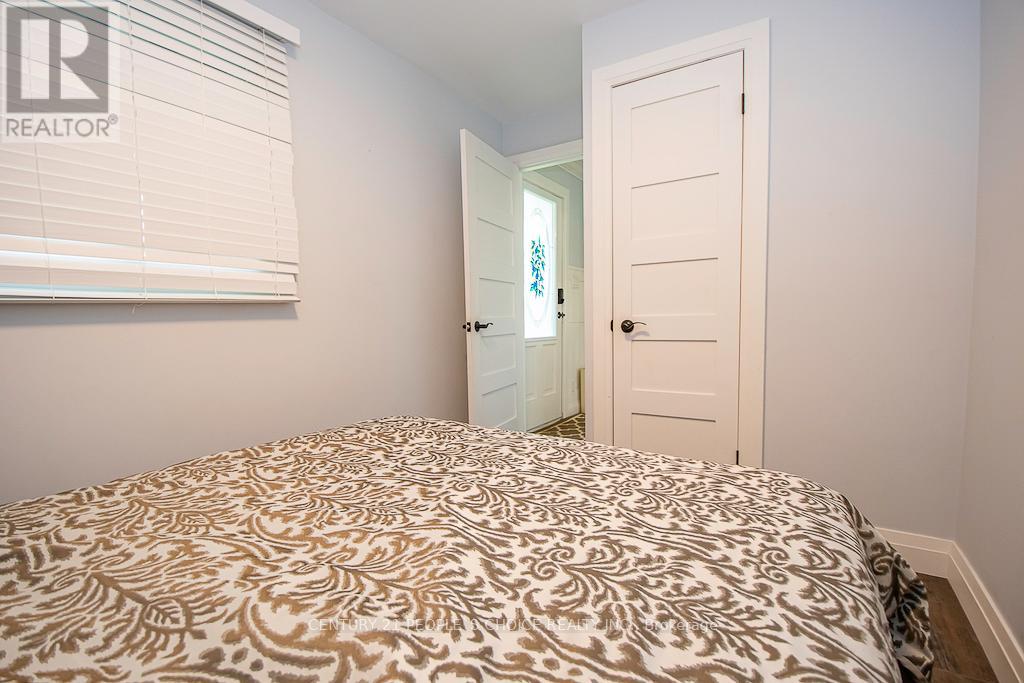 3 LAKESHORE BOULEVARD - 21