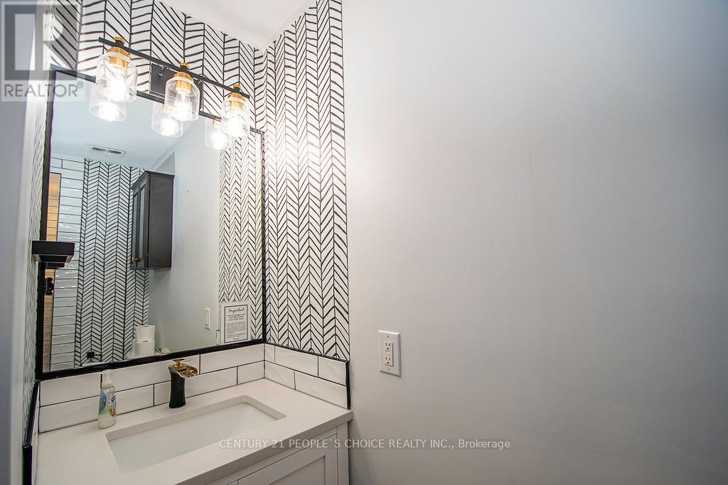 3 LAKESHORE BOULEVARD - 25