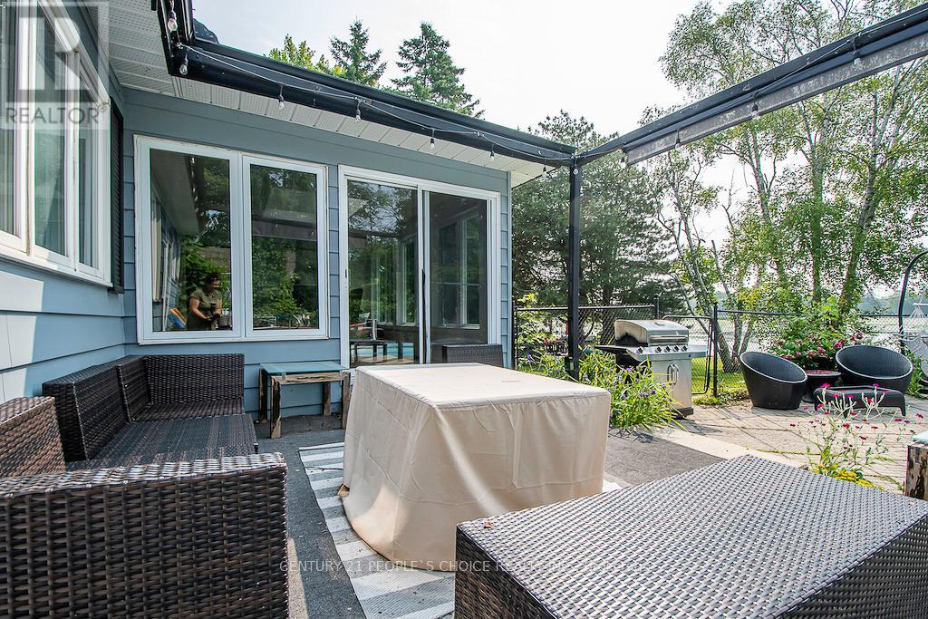 3 LAKESHORE BOULEVARD - 33