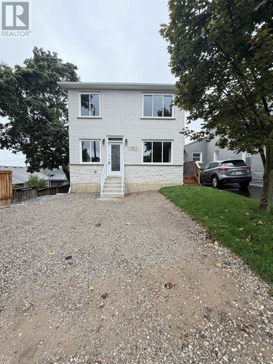 18 HUFF AVENUE, Brantford — photo 1