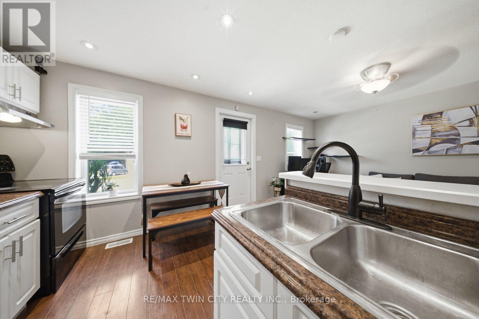 162 GRAND RIVER AVENUE - 18