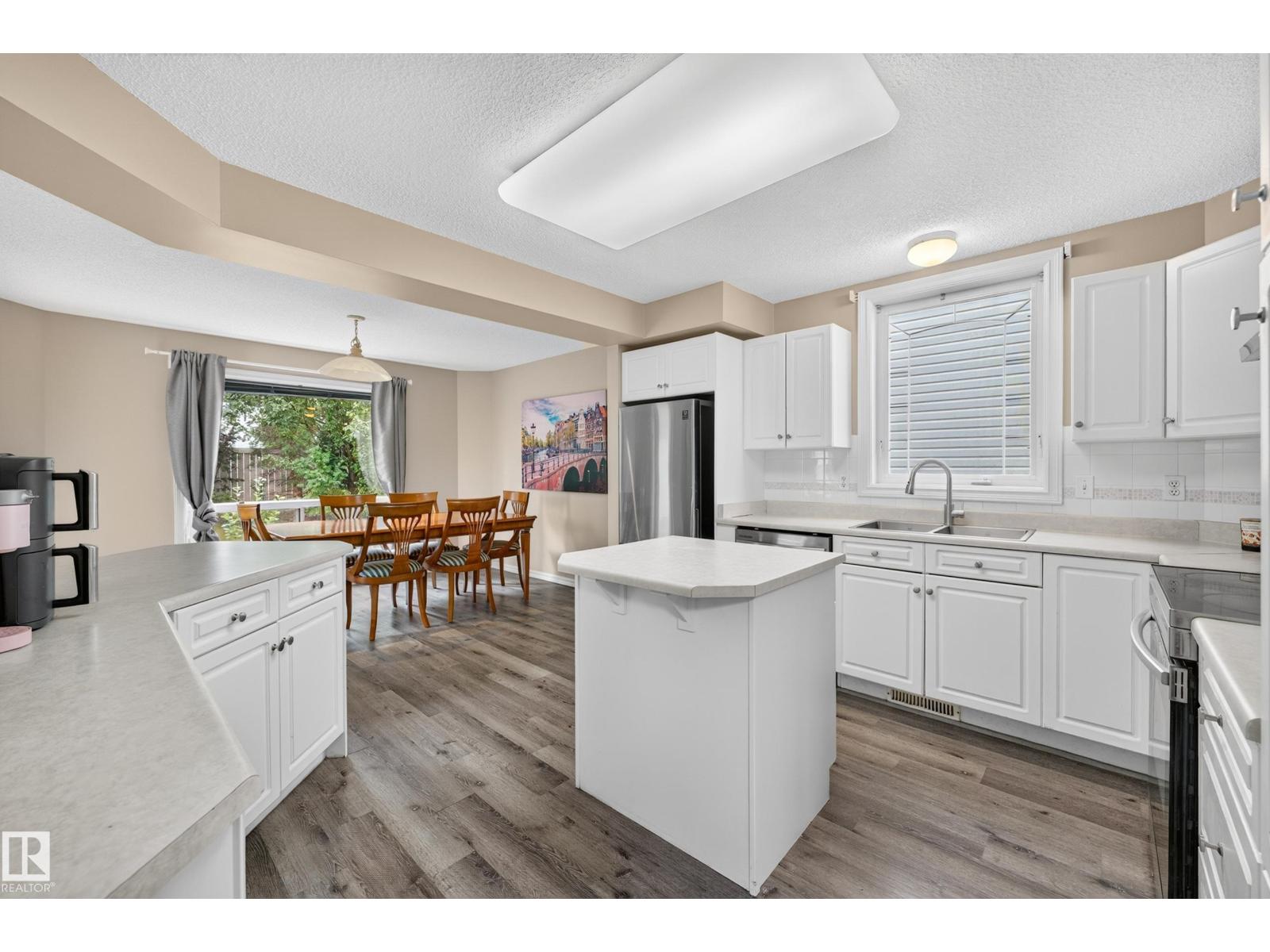 11813 11B AV NW - 22