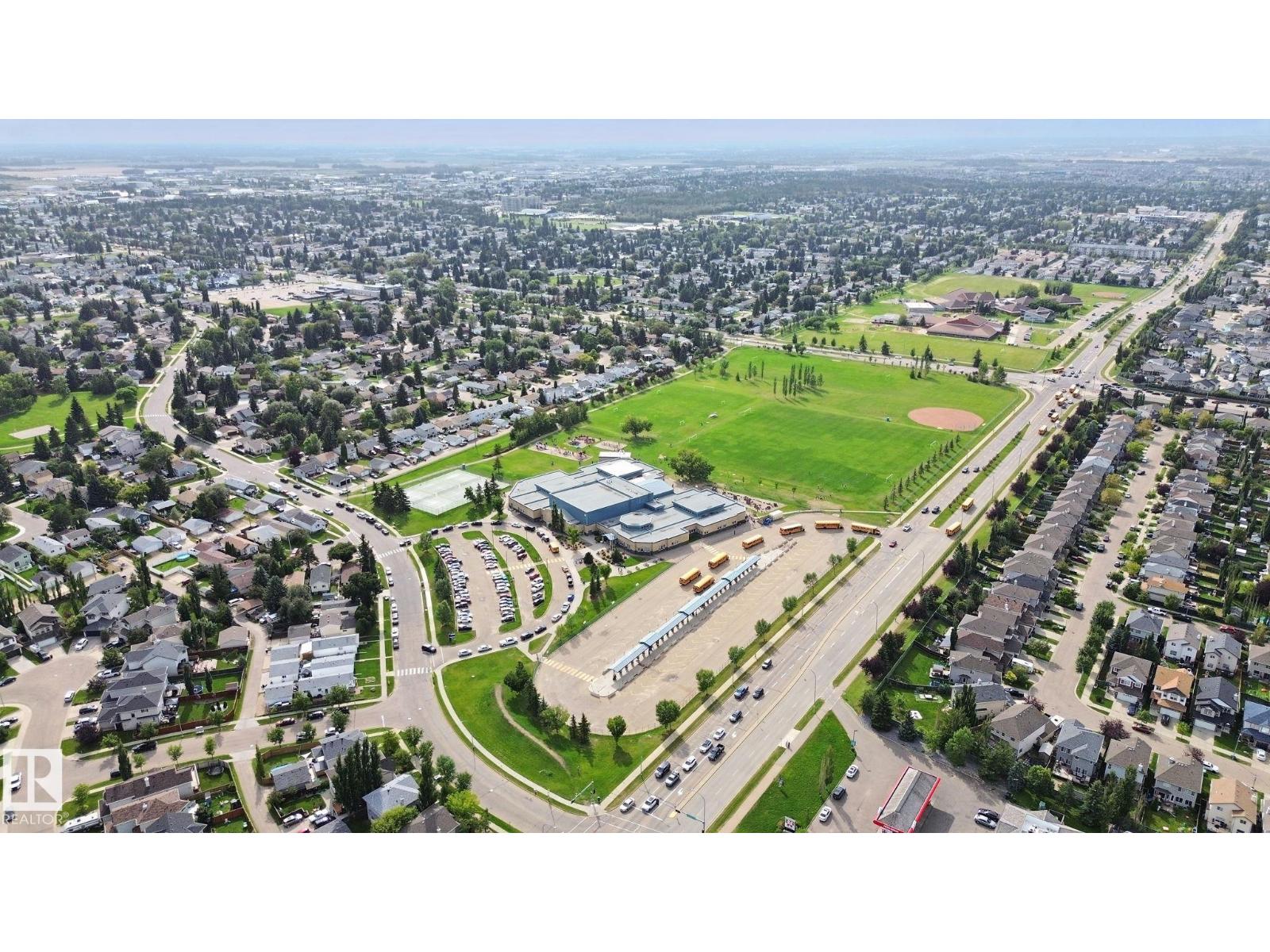 51 VIVIAN WY - 61