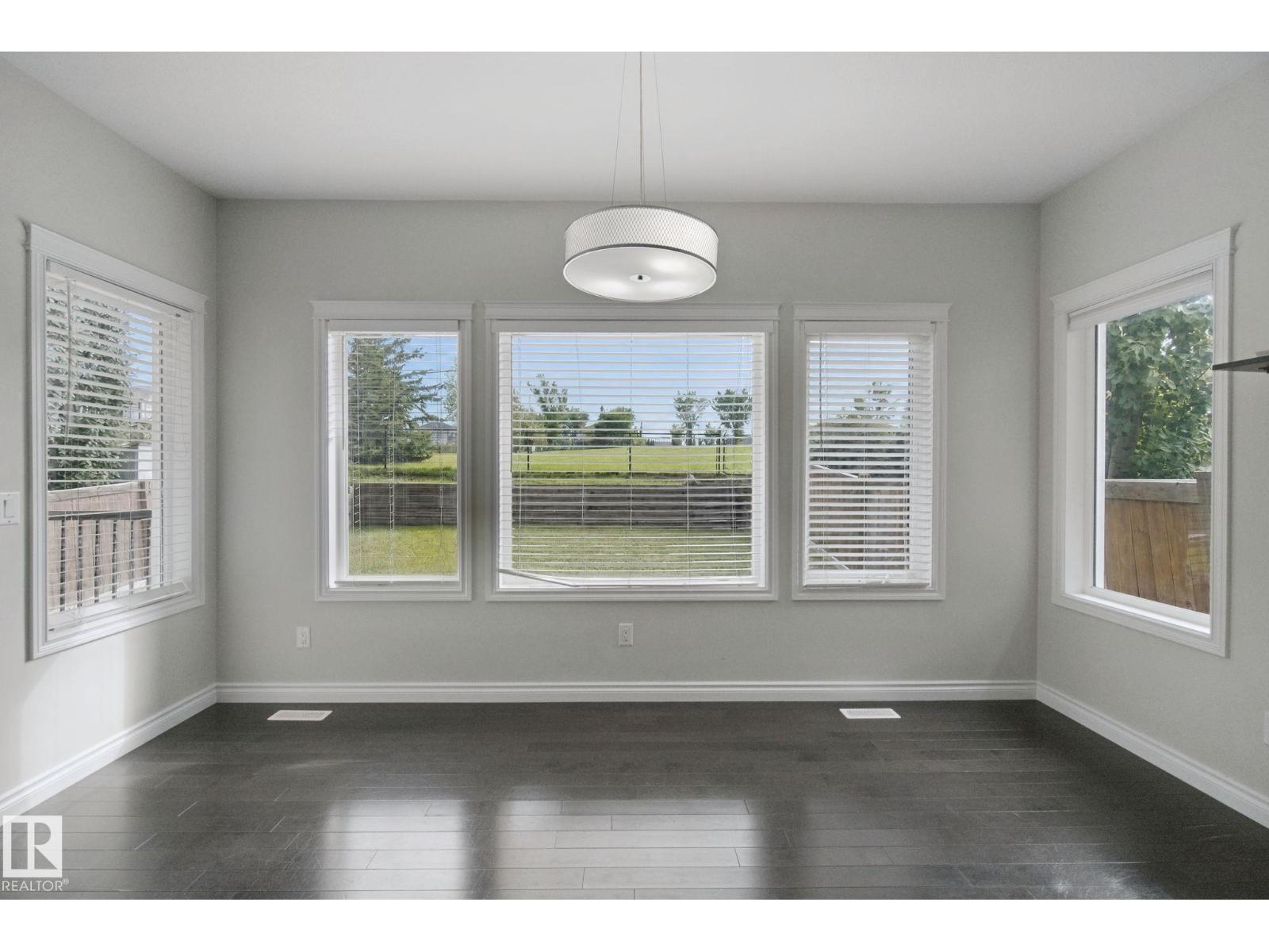 51 VIVIAN WY - 10