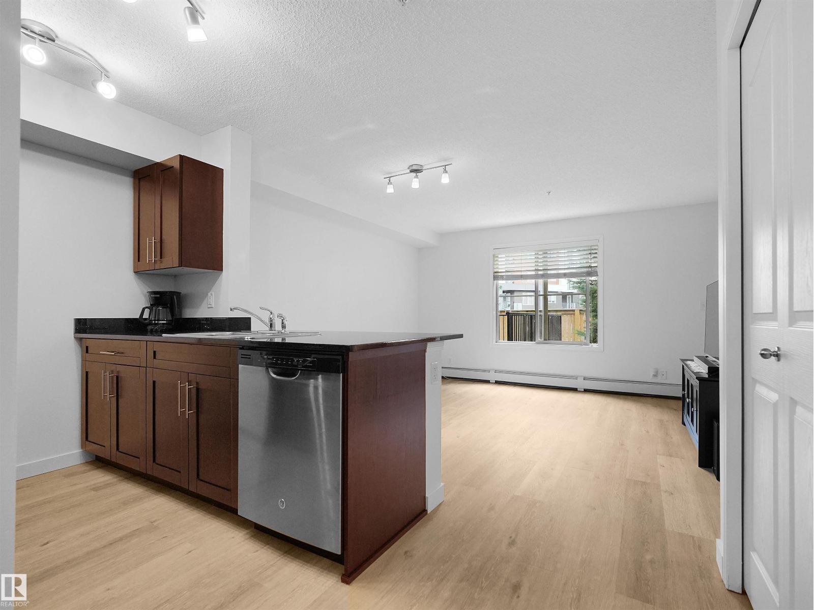 #114 12035 22 AV SW - 8