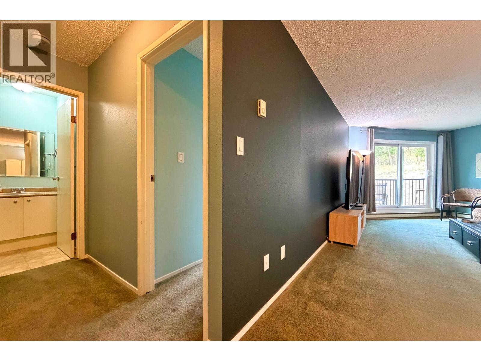 #411 280 N BROADWAY AVENUE - 5