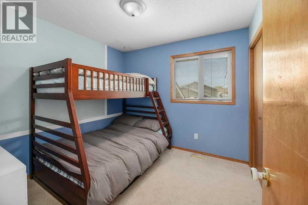 Listing photo – 6214 39 Avenue Close, Stettler