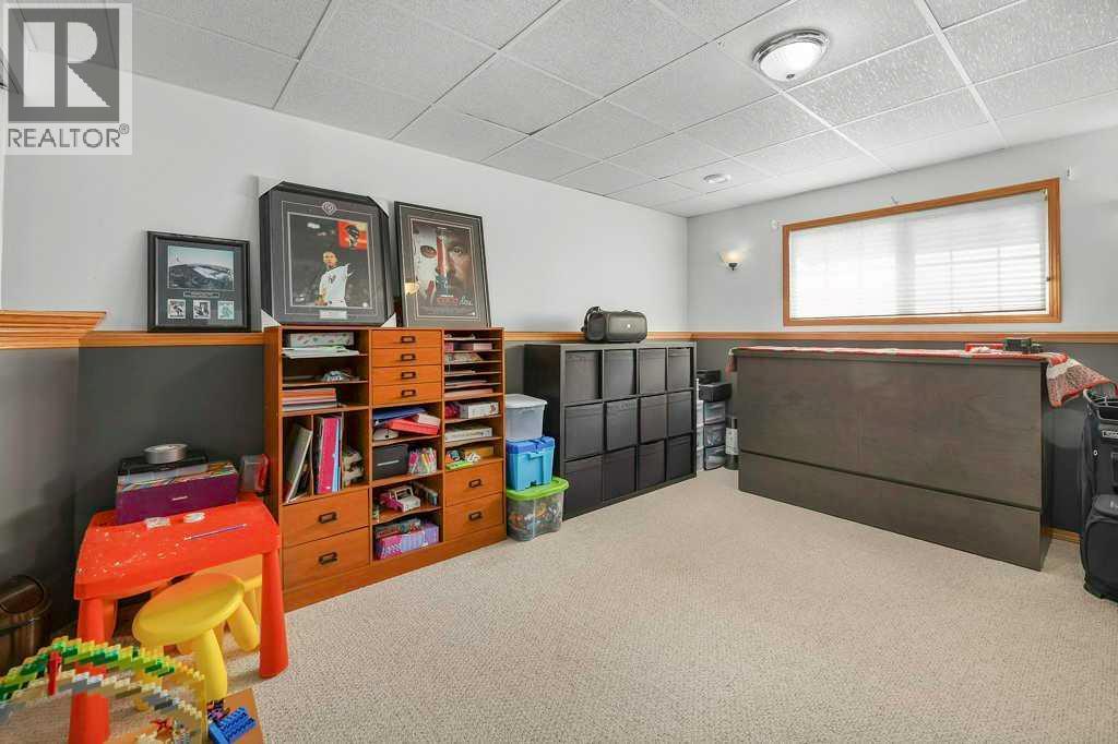 Listing photo – 6214 39 Avenue Close, Stettler