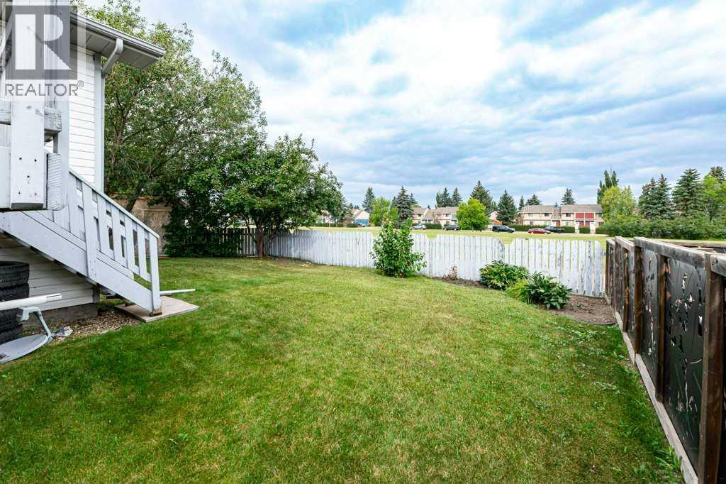 Listing photo – 6214 39 Avenue Close, Stettler