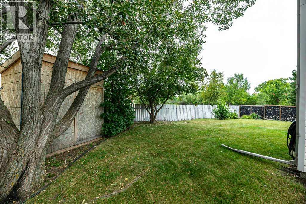 Listing photo – 6214 39 Avenue Close, Stettler
