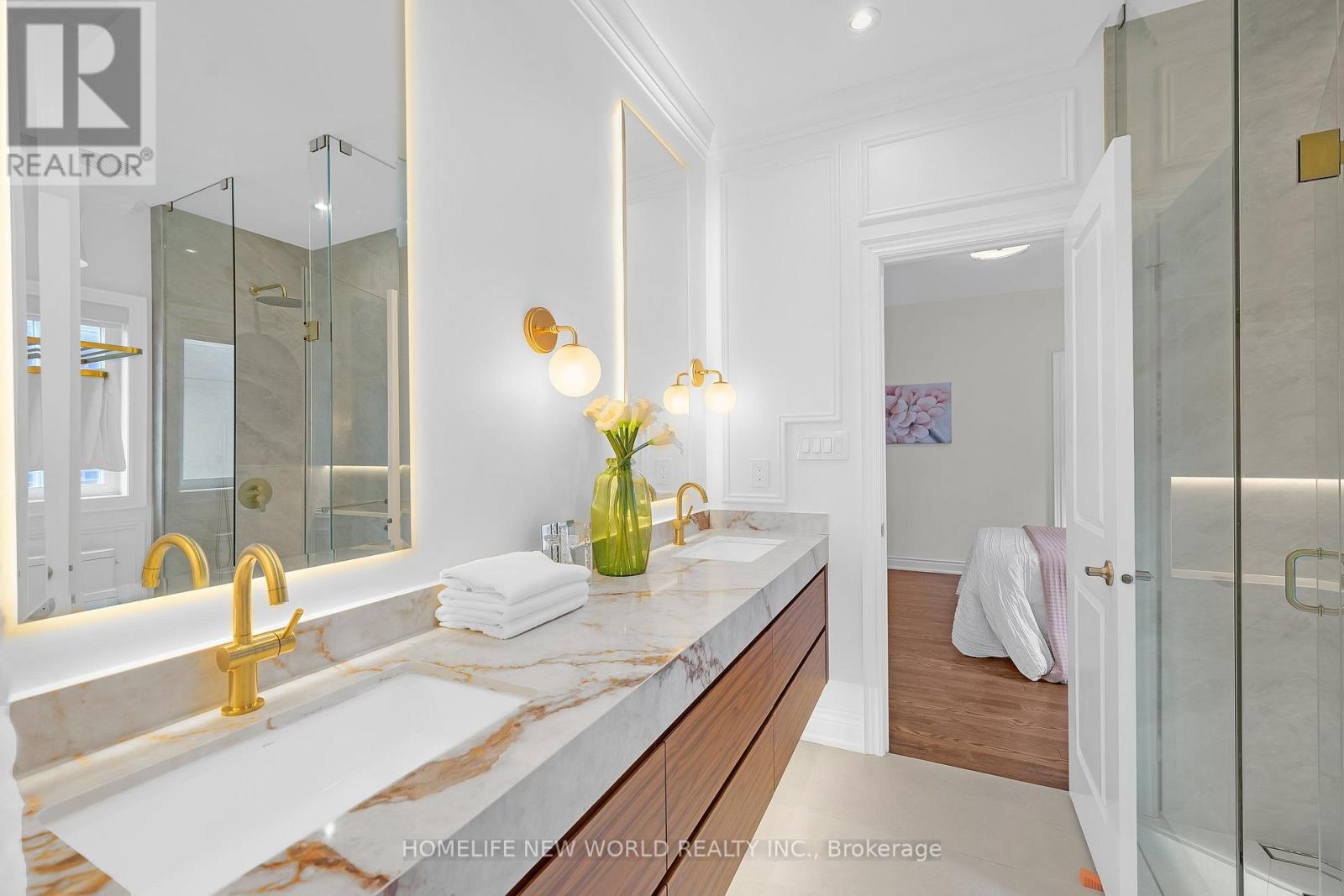 20 GRACEDALE DRIVE - 32