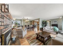 Living room - 1125 Halston Avenue, Kamloops, BC V2B2C2 Photo 11