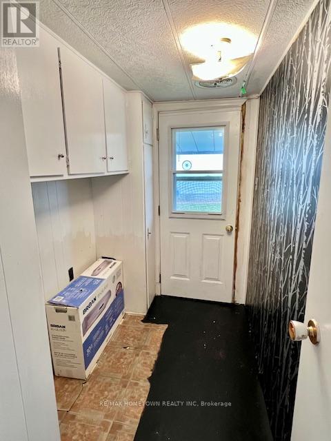 #3 1871 OXFORD AVENUE - Image 11