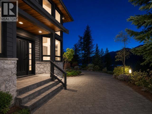 182 FURRY CREEK Drive, Furry Creek, British Columbia, V8B1A3, Furry Creek, British Columbia — photo 4 of 5