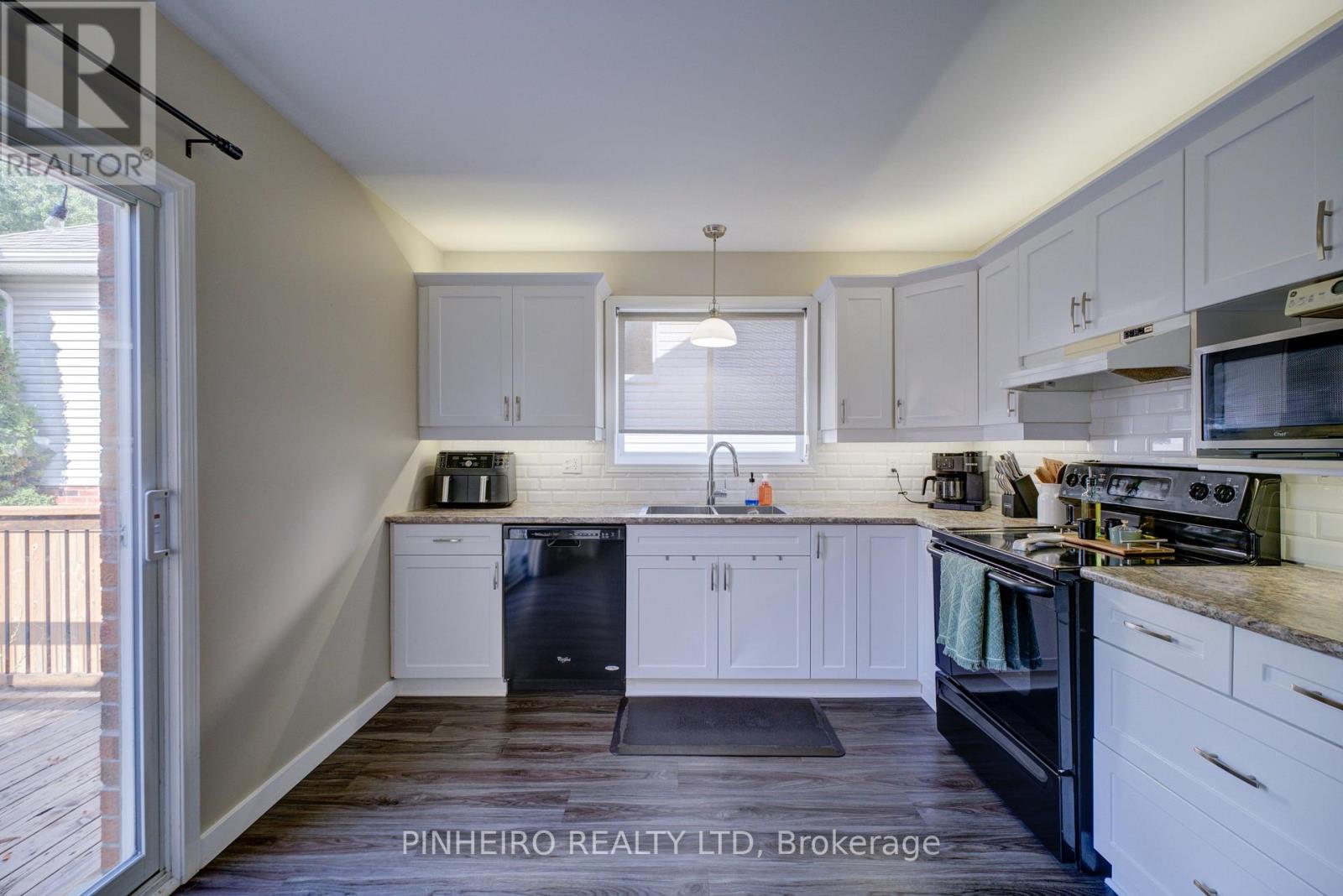 42 HICKORY BOULEVARD W - Image 9
