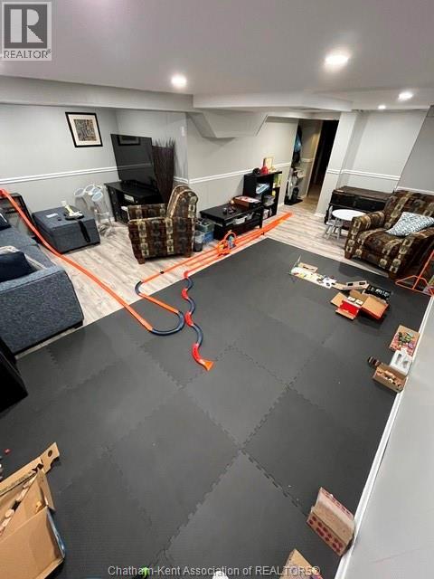 73 PHYLLIS AVENUE - 20
