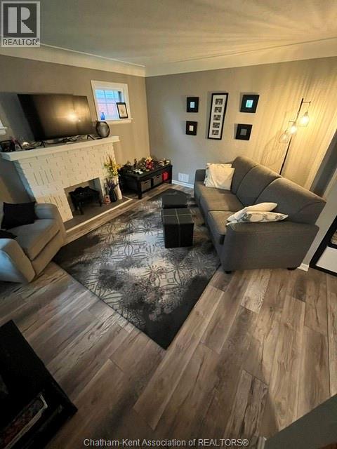 73 PHYLLIS AVENUE - 3