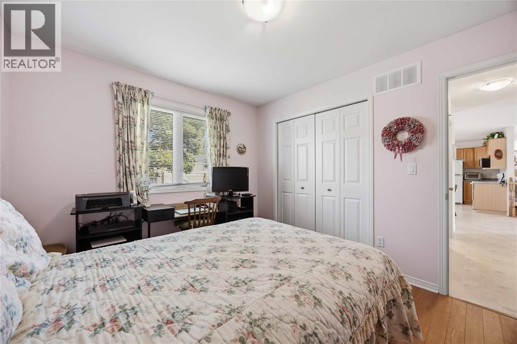 #243 5700 BLACKWELL Sideroad - 23