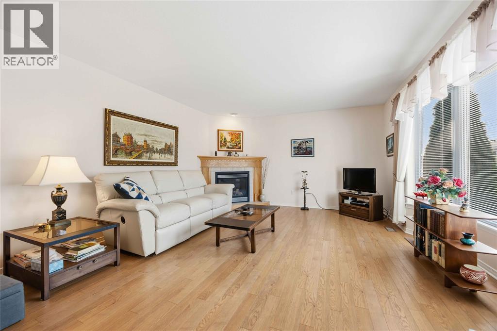 #243 5700 BLACKWELL Sideroad - 8