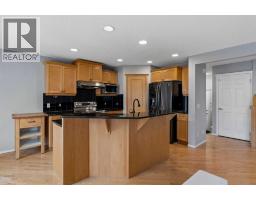 2pc Bathroom - 22 Somerside Crescent Sw, Calgary, AB T2V5R4 Photo 11