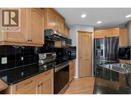 3pc Bathroom - 22 Somerside Crescent Sw, Calgary, AB T2V5R4 Photo 12