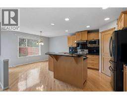 Bedroom - 22 Somerside Crescent Sw, Calgary, AB T2V5R4 Photo 10
