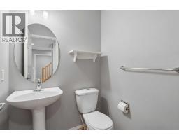 4pc Bathroom - 22 Somerside Crescent Sw, Calgary, AB T2V5R4 Photo 14