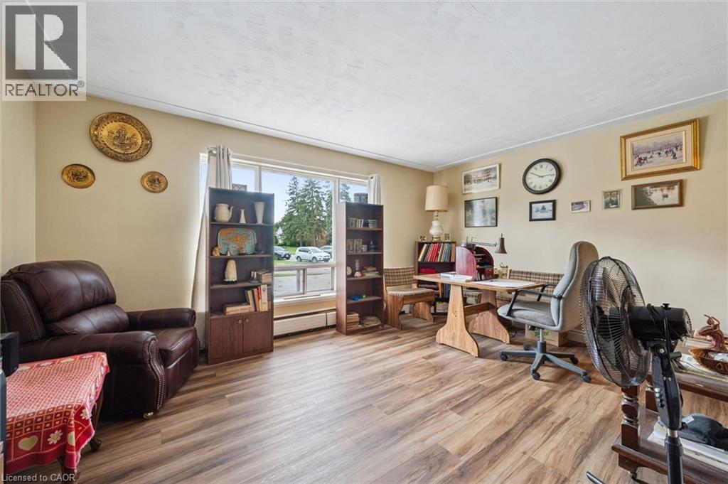 25 WALTON Avenue - 10