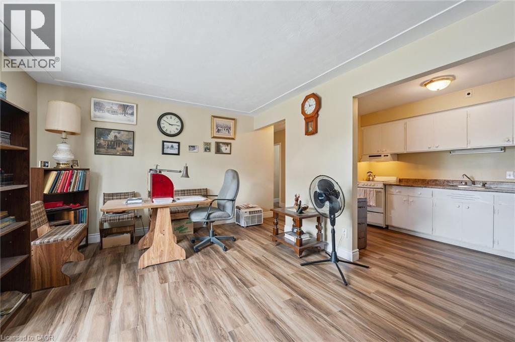 25 WALTON Avenue - 11