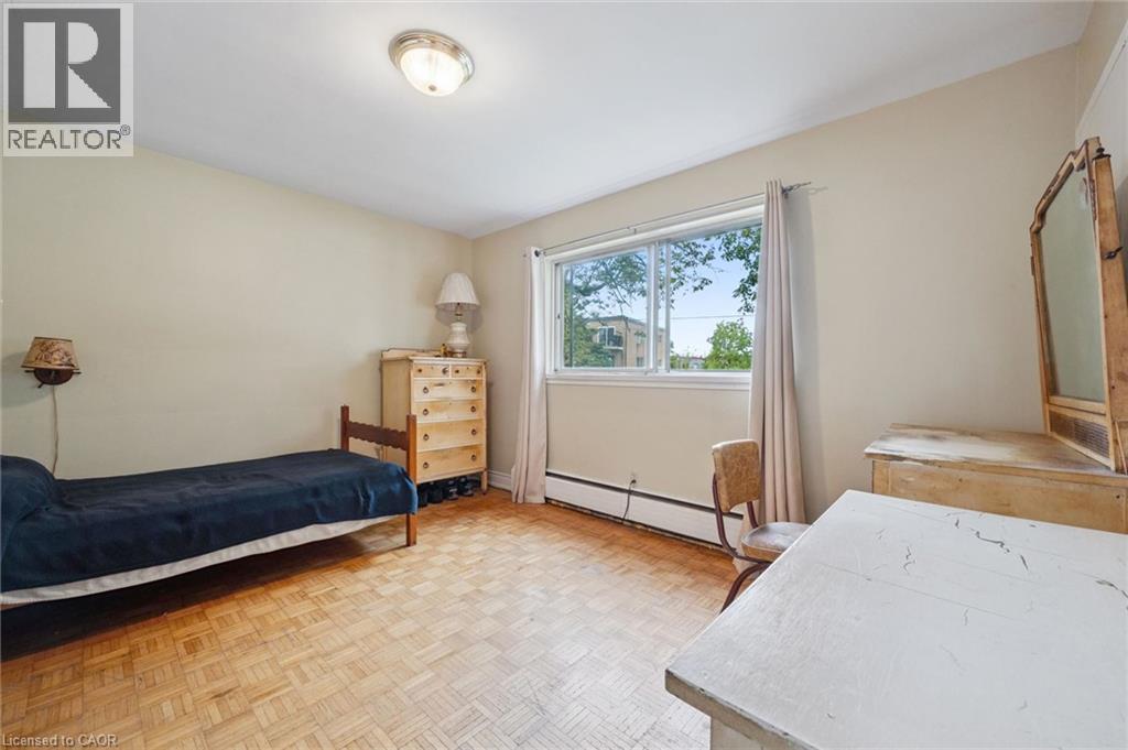 25 WALTON Avenue - 13
